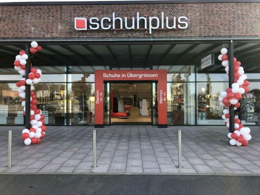 Bild: Große Schuhe in Kaltenkirchen bei schuhplus
