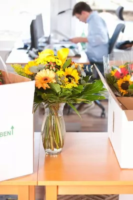 Bild: Blumige Aussichten für Kunden, Gäste und Mitarbeiter