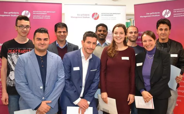 HdWM: Bewegende Momente an Mannheimer Management-Hochschule Zahlreiche Flüchtlingspatenschaften begründet Bild: HdWM: Bewegende Momente an Mannheimer Management-Hochschule Zahlreiche Flüchtlingspatenschaften begründet