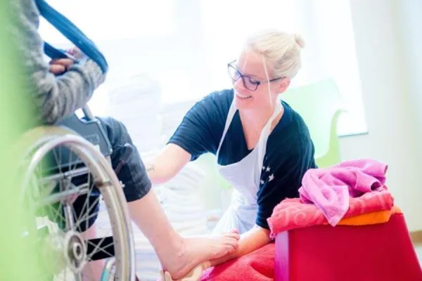 Bild: Tag der Pflege 12. Mai: Erfahrung mit Seuchen war Meilenstein der modernen Pflege