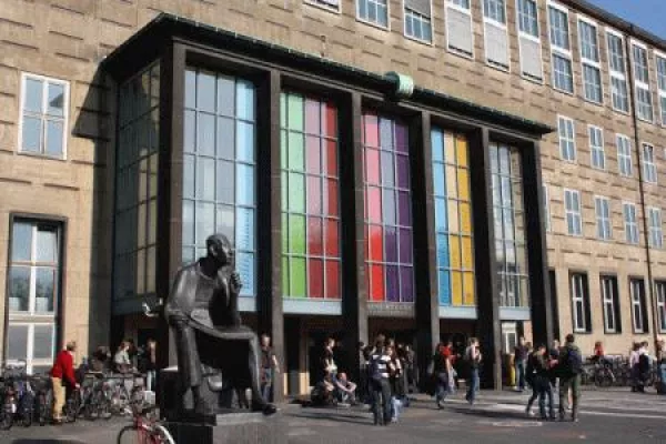 Krisenkommunikationsgipfel 2012: Mehr als 150 Führungskräfte treffen sich zum Branchenkongress an der Uni Köln Bild: Krisenkommunikationsgipfel 2012: Mehr als 150 Führungskräfte treffen sich zum Branchenkongress an der Uni Köln