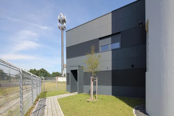 Bild: Die Deutsche Flugsicherung setzt auf hochwertige Technikmodule von Heinkel Modulbau