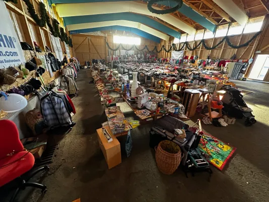 Bild: Großer Kinderflohmarkt in der KARL DAHM Gedächtnishalle ein voller Erfolg