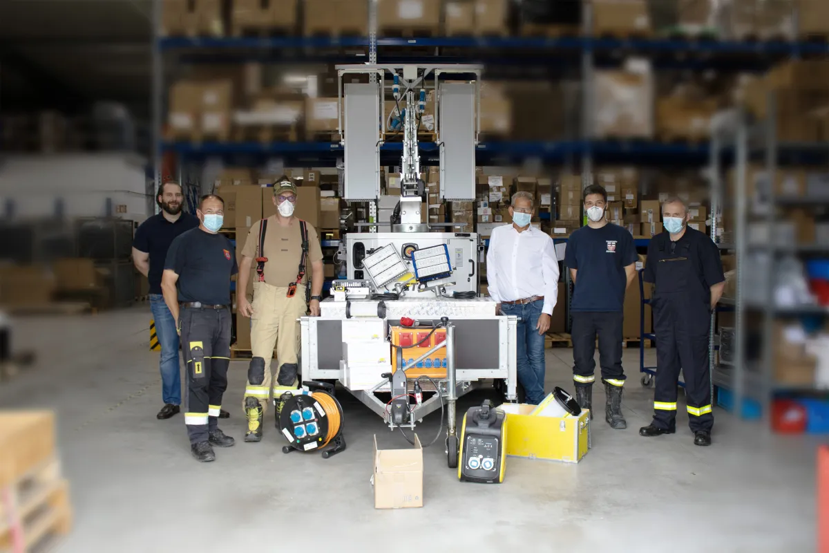 SETOLITE Lichttechnik GmbH übergibt Sachspende an Feuerwehrschule Koblenz und Feuerwehr Ahrweiler.