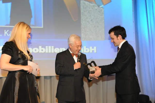Bild: Deutsche Reihenhaus sponsert Kategorie „Social Responsibility“ beim immobilienmanager.AWARD 2010