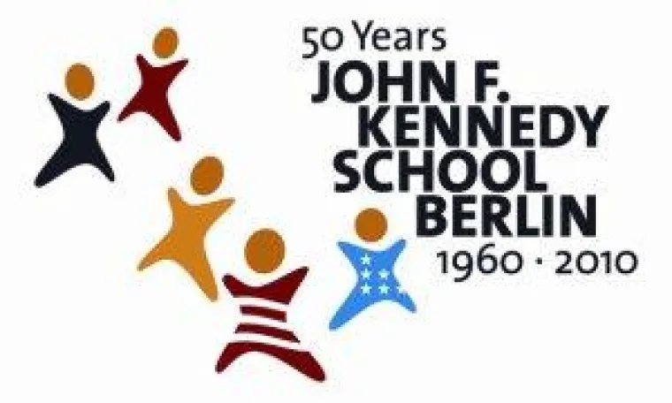 Bild: Voices through the wall - US-Botschafter Philip D. Murphy feiert mit John-F.-Kennedy-Schule Mauerfall 1989