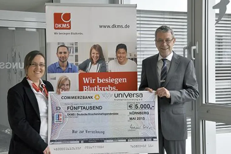Gemeinsam gegen Blutkrebs: uniVersa unterstützt DKMS finanziell und mit 97 potenziellen Lebensrettern Bild: Gemeinsam gegen Blutkrebs: uniVersa unterstützt DKMS finanziell und mit 97 potenziellen Lebensrettern