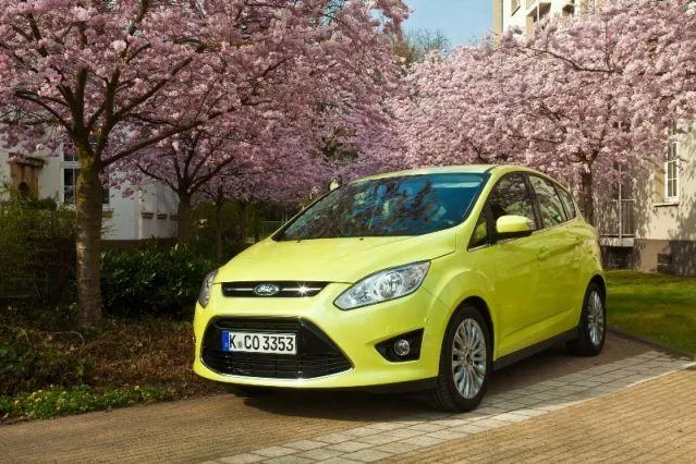 Bild: Freie Fahrt für Frühlingsgefühle ohne Heuschnupfen und Allergien: Der neue Ford C-MAX