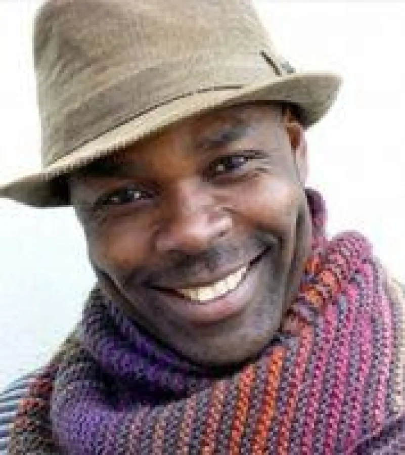 Dantse Dantse, Coach, Bestsellerautor, über 100 Bücher