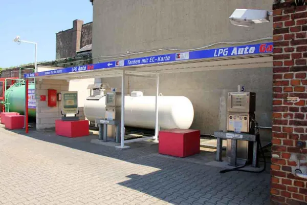 Bild: Autogas-Unfall in Mönchengladbach: Explosionsursache weiterhin unklar