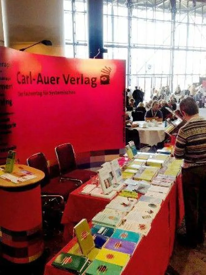 Pop Up Display des Carl-Auer Verlages beim Internationalen Hypnosekongress in Bremen