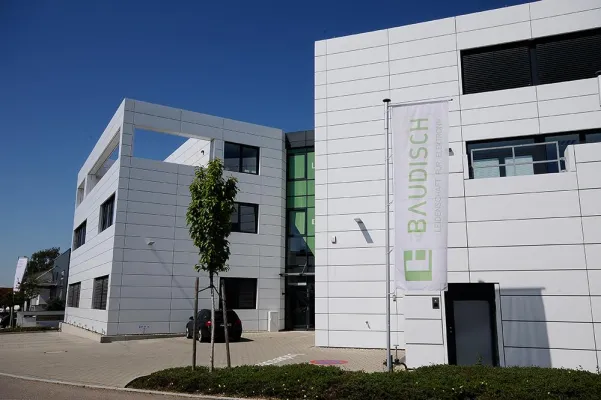 Bild: Stabil durch die Krise - trotz wirtschaftlichem Dämpfer keine Kurzarbeit