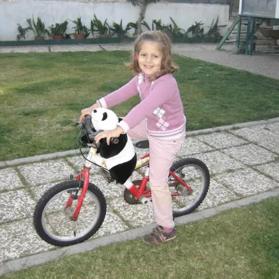 Bild: Maskottchen der Kindertagesstätte Little Giants reist um die Welt