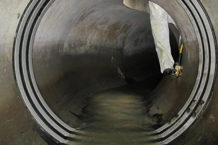 RedEx-Manschette oder Pipe-Seal-Edelstahlhülse Bild: RedEx-Manschette oder Pipe-Seal-Edelstahlhülse