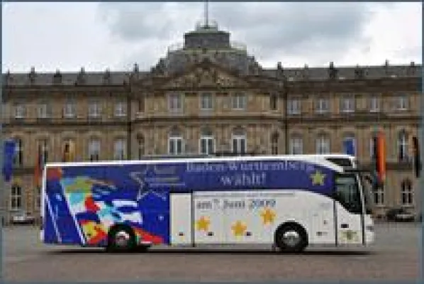 Bild: Europabus in Mannheim - e-motion.music sorgt für Musik und Bühne