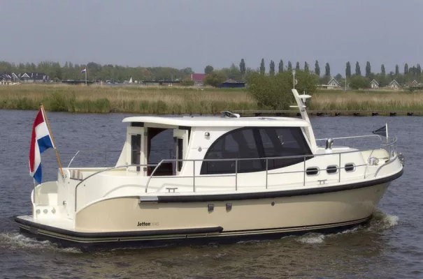 Bild: Yachtcharter-Schulz präsentiert Hausboot als Seniorenvariante auf der Messe BOOT & FUN BERLIN