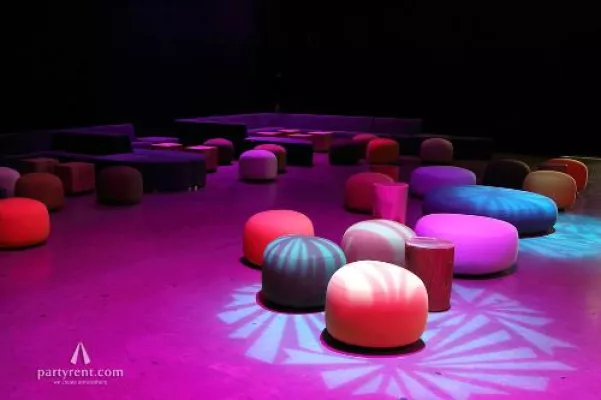 Bild: Bunte Kiesel für die Lounge