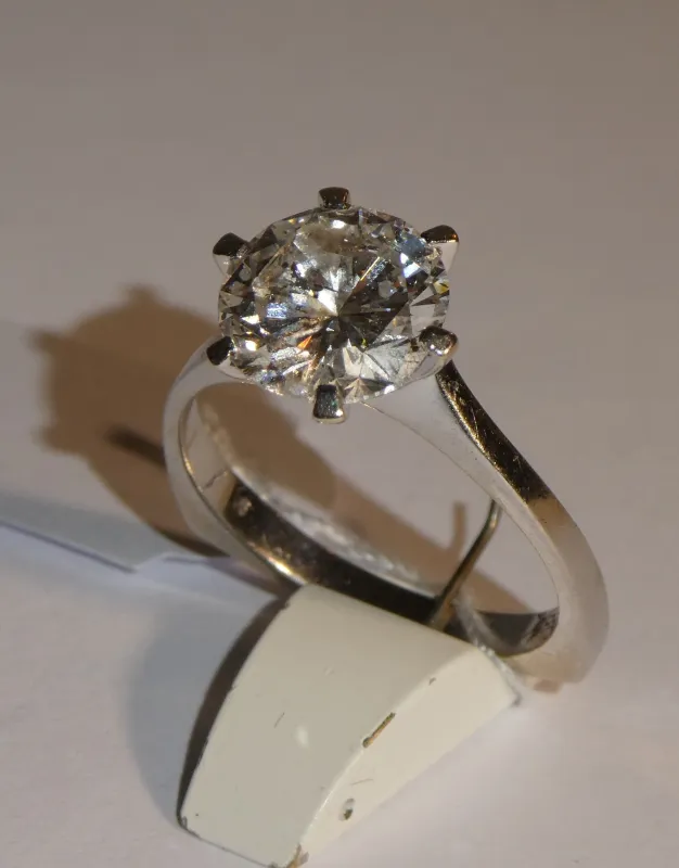 Brillantsolitär 3,30ct (© Auktion Jentsch)