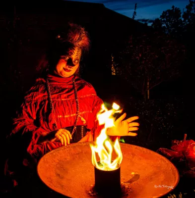 Hexen auf Burg Satzvey: Walpurgisnacht und Hexenmarkt Bild: Hexen auf Burg Satzvey: Walpurgisnacht und Hexenmarkt