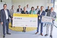 Spendenübergabe für das Projekt "Weiterdenken macht Schule" bei ANWANDER Bild: Spendenübergabe für das Projekt "Weiterdenken macht Schule" bei ANWANDER