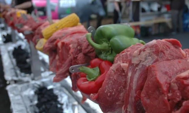 HaJaTec® startet die Grill-Saison 2012 in der BMW-Erlebniswelt FREUDE bei der eat&STYLE Hamburg Bild: HaJaTec® startet die Grill-Saison 2012 in der BMW-Erlebniswelt FREUDE bei der eat&STYLE Hamburg