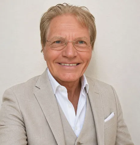 Paul Röhrig präsentiert seine Methode zur bewussten Nutzung der Intuition Bild: Paul Röhrig präsentiert seine Methode zur bewussten Nutzung der Intuition