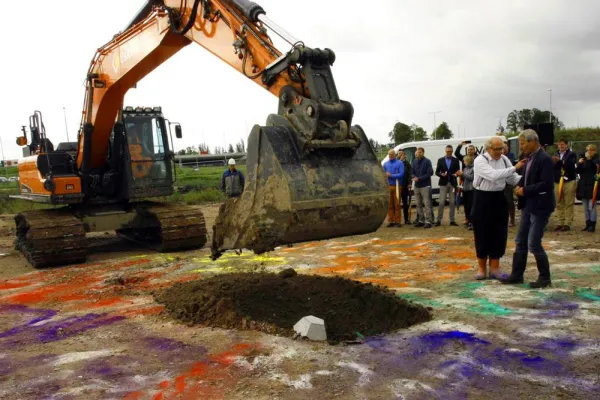 Bild: Grundsteinlegung für neues, zirkulär gebautes Firmengebäude