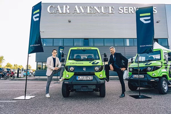Bild: EVUM Motors und CAR Avenue starten Kooperation – Erfolgreicher Start mit der Bestellung von 25 Fahrzeugen