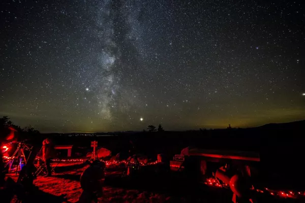 Bild: Katahdin Woods and Waters Nationalmonument wird erstes internationales Lichtschutzgebiet der Ostküste der USA