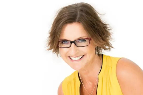 Bild: Nicht nur Groß im Geschäft: Lübecker Agenturchefin tauscht ihren Nachnamen zurück.