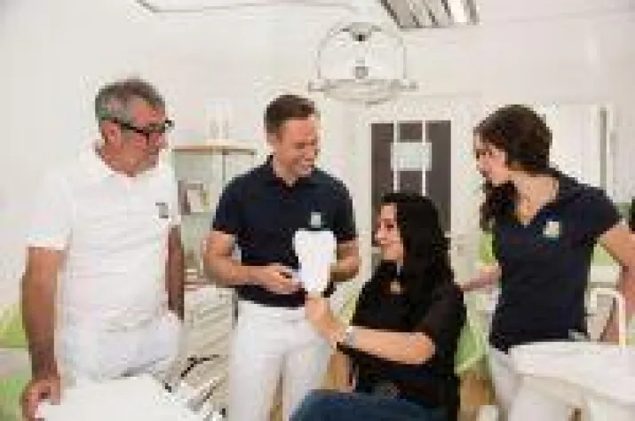 Bild: Backward Planning - der Zahnersatz bestimmt den Behandlungsplan