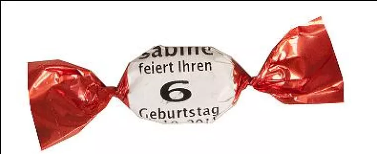 Bild: Mitgebsel für den Kindergeburtstag: Bonbons, die Luca, Bine oder Leon heißen