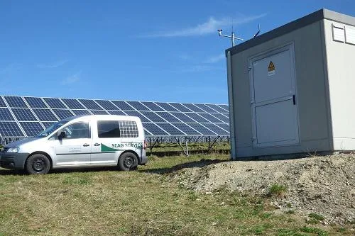 SEAG Service sorgt für reibungslosen Weiterbetrieb: Serviceanbieter überwacht SolarMax-Zentralwechselrichter Bild: SEAG Service sorgt für reibungslosen Weiterbetrieb: Serviceanbieter überwacht SolarMax-Zentralwechselrichter