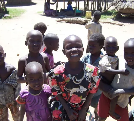 Bild: Fast ein Jahr nach der Flut - Oongora Partnership Project Hilft vor Ort