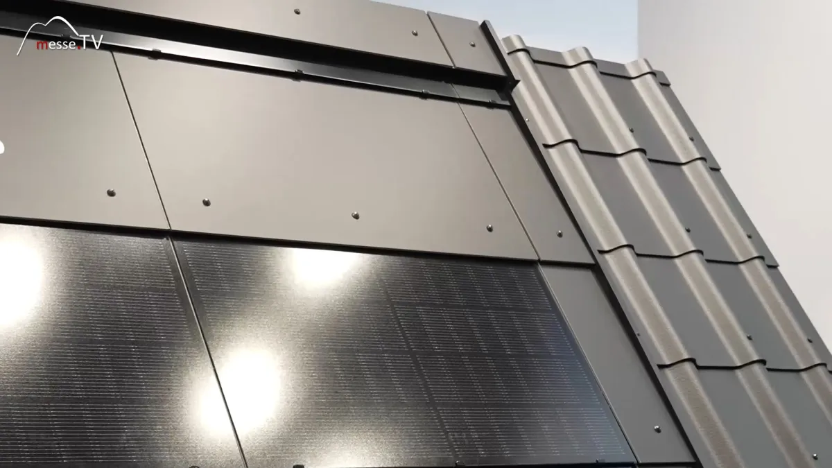 Eine innovative Indach Solaranlage (© © Messe.TV, Deutsche Messefilm & Medien GmbH)
