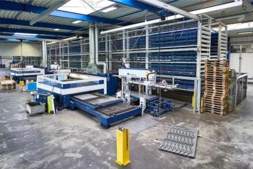 Leistung und Kapazität erhöht / STOPA Automatiklager für vier Blechformate Bild: Leistung und Kapazität erhöht / STOPA Automatiklager für vier Blechformate