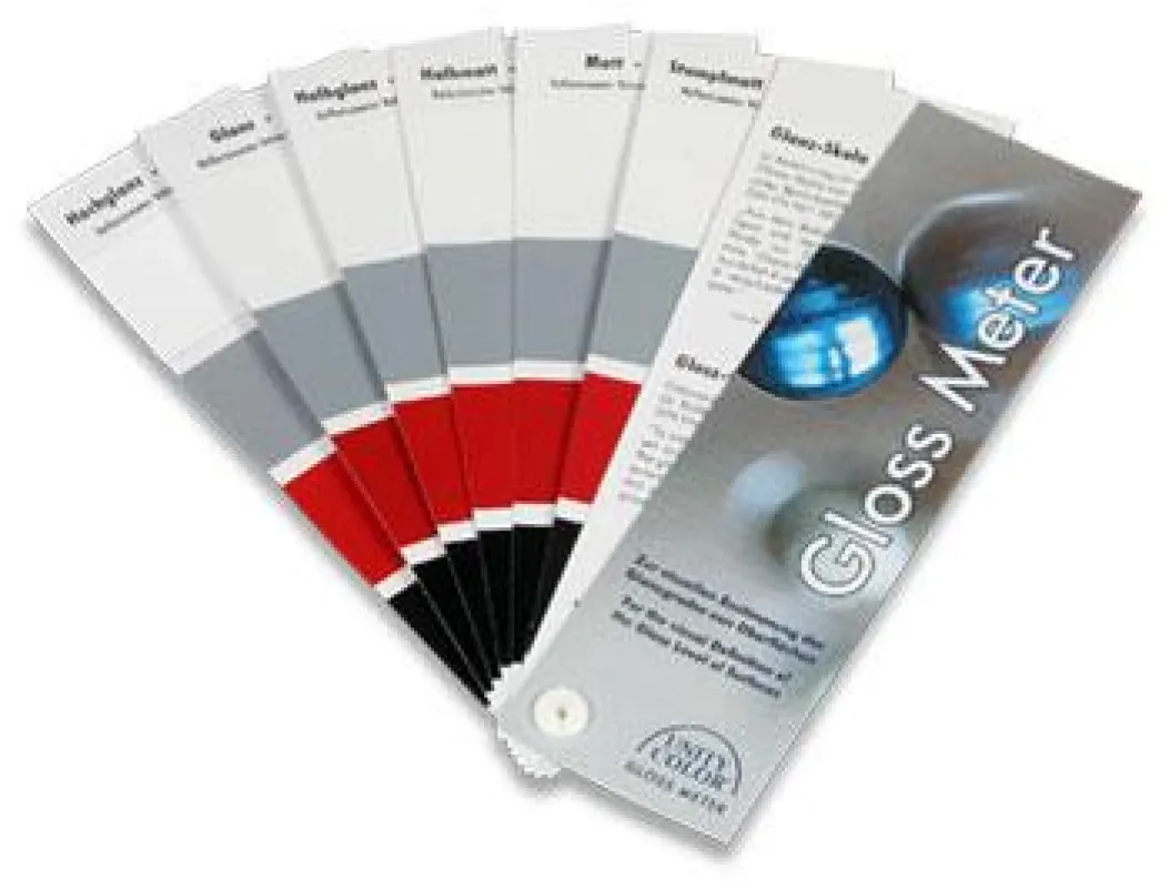 UNITY COLOR Gloss Meter für die visuelle Bestimmung des Glanzgrades einer Oberfläche. Bild: Torso-Verlag.