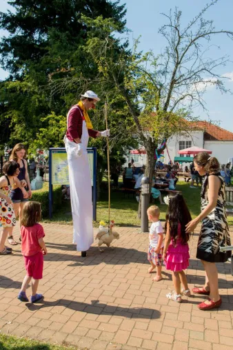 Die Stiftung wird zum Rummelplatz Bild: Die Stiftung wird zum Rummelplatz