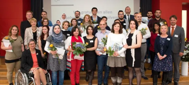 Bild: Zurück in den Beruf – Erste Absolventen des  Qualifizierungsprogramms für geflüchtete Lehrer