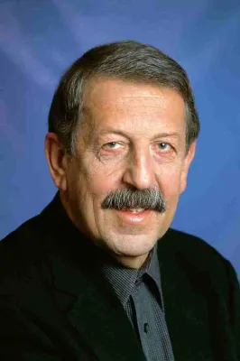 Bild: TV-Legende Ulrich Kienzle bei Möbel Firnhaber in Stuttgart