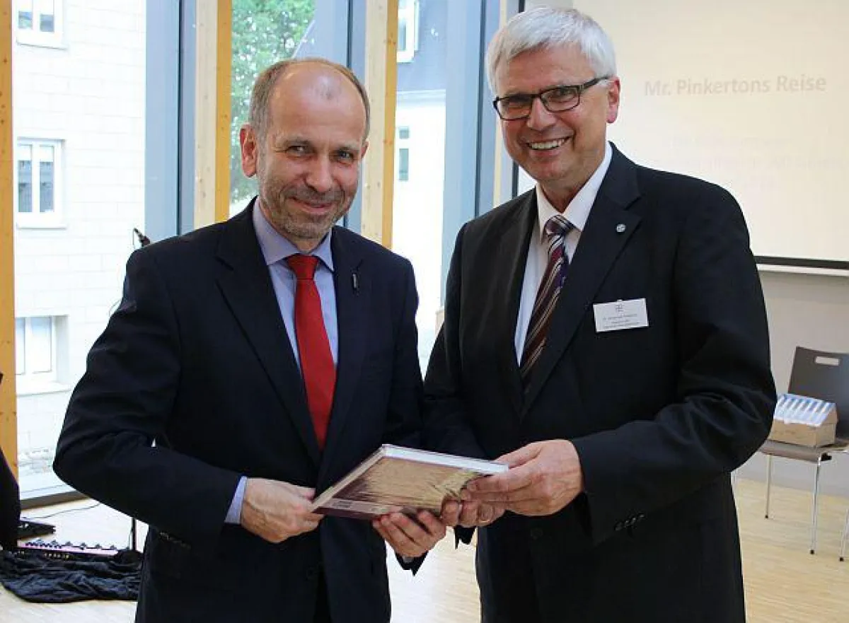 Rekowski und Friedrich bei der Vollversammlung in Wuppertal. Foto: Müller/DBG