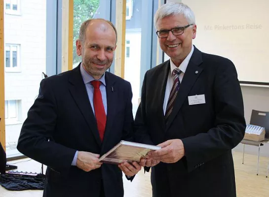 Bild: Weiter die Aktualität der Bibel vermitteln