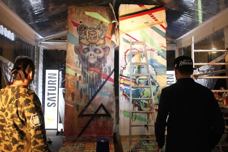 "Die Mauer muss weg" - Sozialhelden versteigern von Linkin Park gestaltete Blöcke der Berliner Mauer Bild: "Die Mauer muss weg" - Sozialhelden versteigern von Linkin Park gestaltete Blöcke der Berliner Mauer