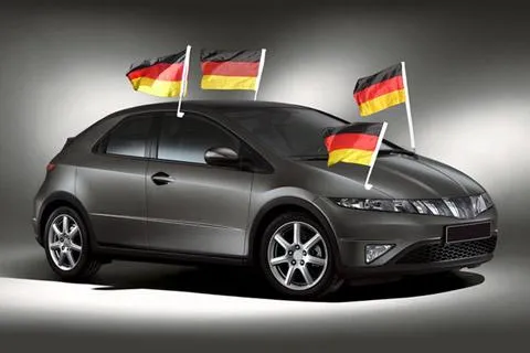 Autofahnen fürs Seitenfenster - Engpässe zur EM 2008 erwartet Bild: Autofahnen fürs Seitenfenster - Engpässe zur EM 2008 erwartet