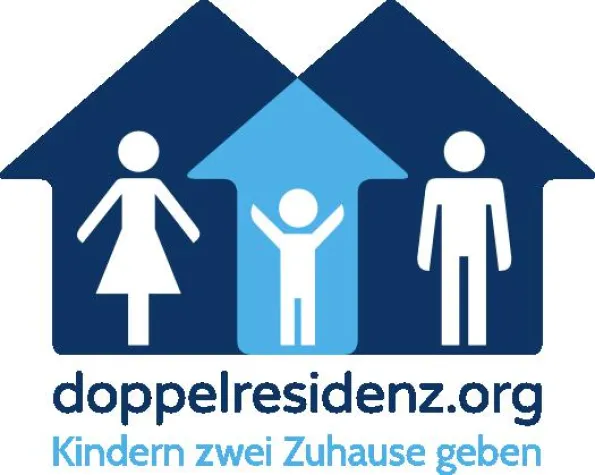 Bild: Jetzt gilt es: Petition zur Doppelresidenz an den Petitionsausschuss des Bundestages übergeben