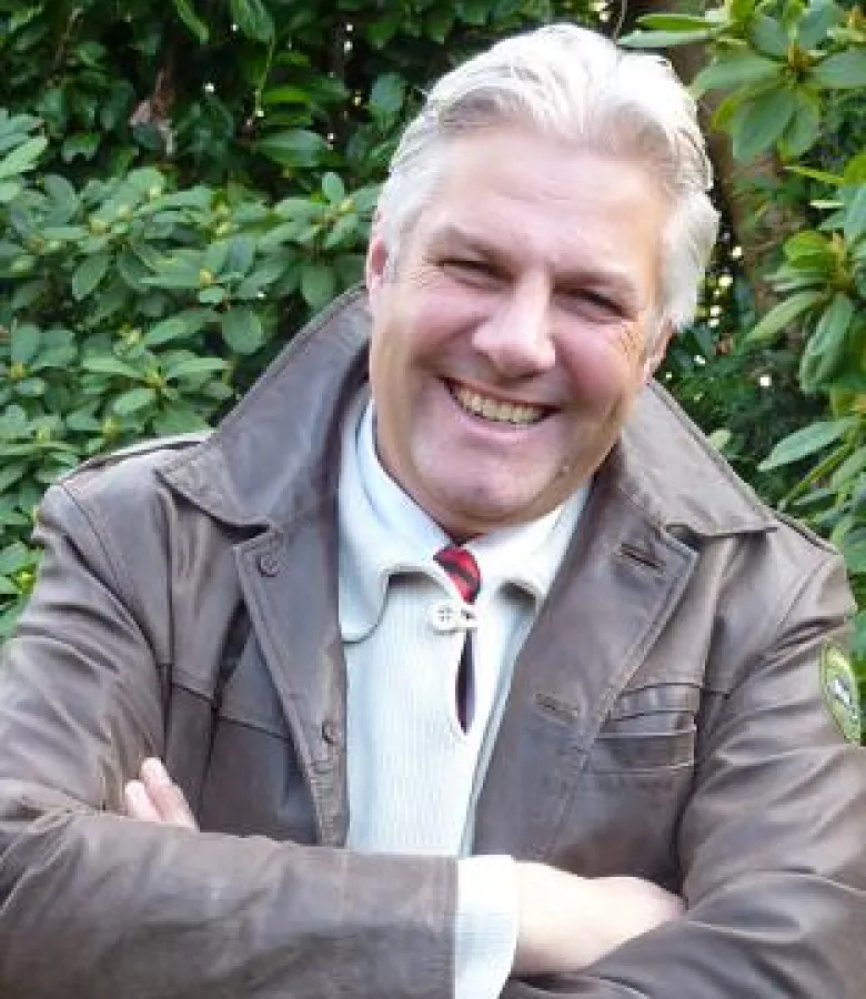 Recyclingexperte und Sachverständige für Rundbogenhallen Dipl. Ing. Robert Dellschau