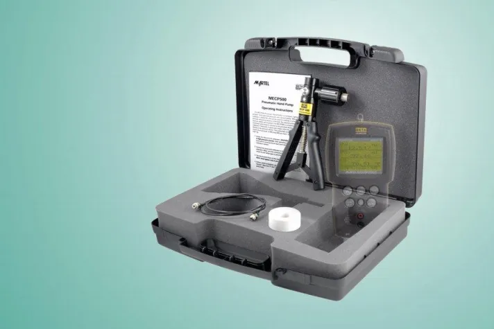 Bild: Pneumatische und hydraulische Kalibrierpumpen