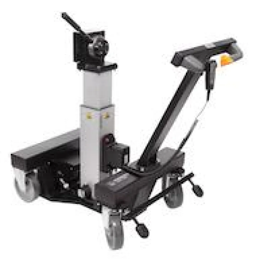 Auf der Automatica: Montagewagen mit höhenverstellbarer Hubsäule und Kippmodul (Foto: ROEMHELD).