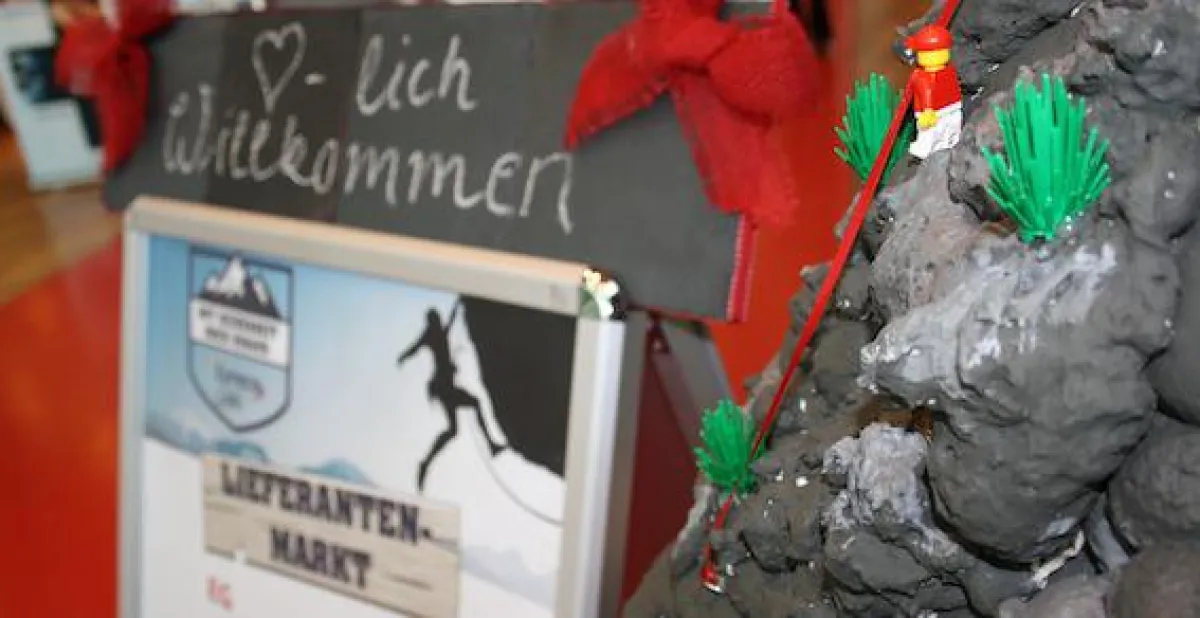 DOMSET: Eine Bergwelt für „Lyreco Live!“