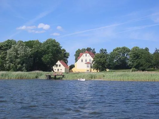 Bild: Reiseführer INSIDE Rügen Hiddensee empfiehlt die Gut Grubnow Ferienwohnungen Rügen